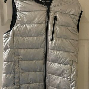 Calvin Klein mens Vest. Size medium color Silver.